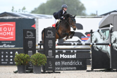 Podiumplaatsen voor van Hollebeke en Lux!