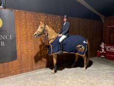 Sander Logghe triomfeert in de Cavalor Final