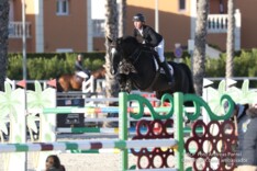 Kasper de Boeck snelt naar winst in Oliva!