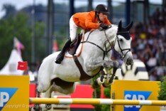 Zware blessure voor Dana Blue...