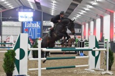 Dennis Caubergs begint de dag op het podium!