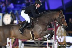 Hannes Symons spurt naar overwinning!