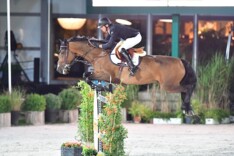 Harrie Smolders aan de leiding op NK Jumping