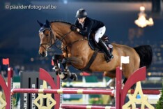 JM17: Leonie Peeters zegeviert in het 1m40
