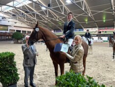 Thibeau Spits begint de slotdag met winst!