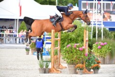 Leonie Peeters snelt naar overwinning!