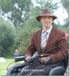 Signy CAI, Wenny Vanhee wint dressuur