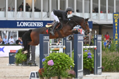 Thibeau Spits spurt naar winst in het Azelhof!