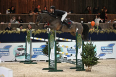 Rik Nauta spurt naar overwinning in het Azelhof