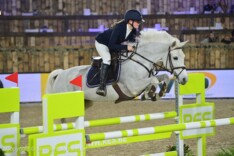 Aline Sercu derde in FEI Jumping Trophy GP