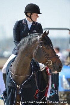 Ines Van Den Bosch wint 1ste proef Antwerpen