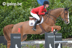 Valerie Van de Poel 2de in 1m40