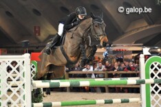 LRV-amazone Neeltje Vanrusselt wint 1.25m