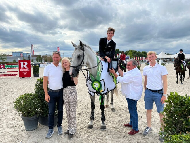 Thibeau Spits wint GP Lier