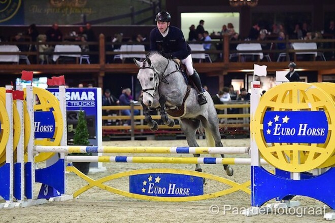 4 jarige dekhengst Cornet Star 4x op rij nul