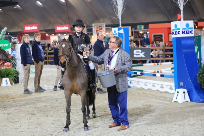 Louise De Clerck domineert Finale Pony’s 60cm !