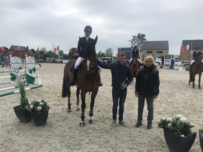CSI1* Opgl.: Eva Jennen start dag met winst!