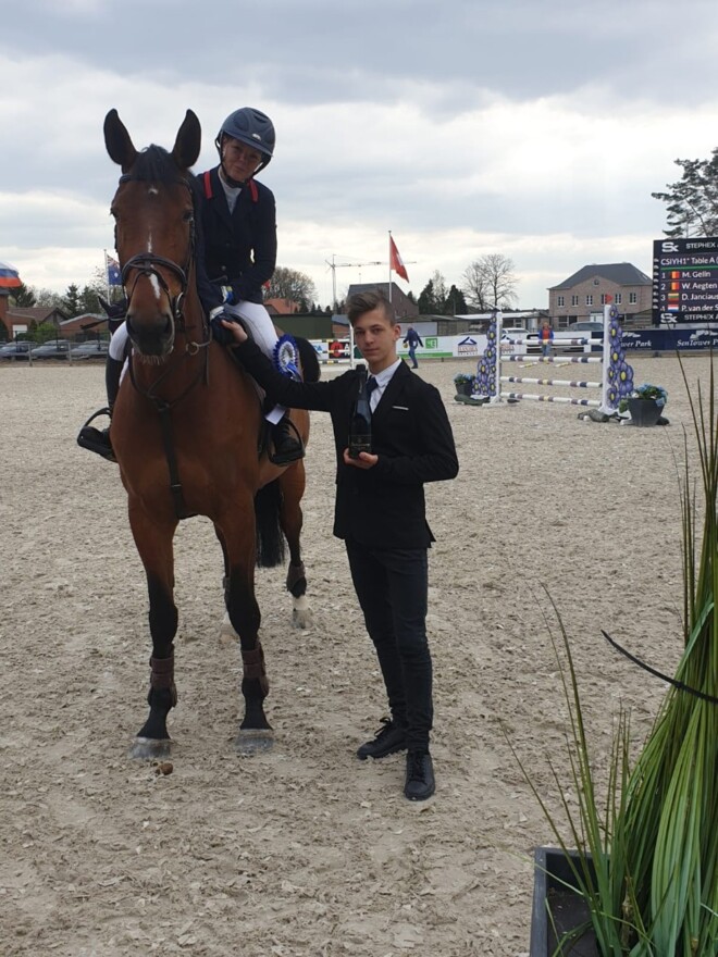 CSIYH1* Opgl: Melanie Gelin snelt naar winst
