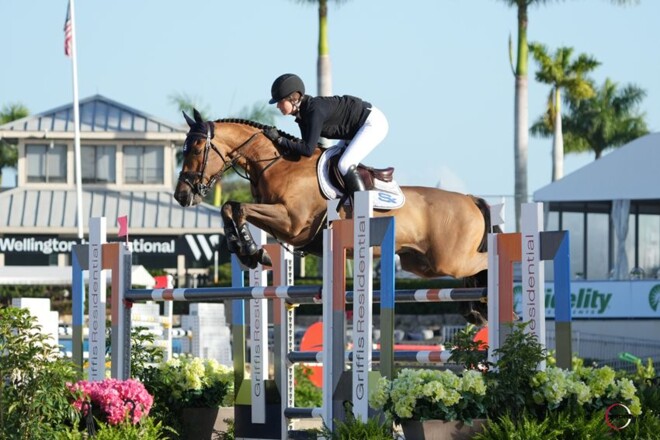 Emilie Conter triomfeert in Wellington!