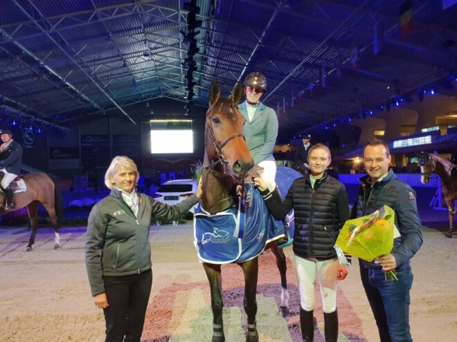 CSI3* Opglab.: Van den Bosch start met winst
