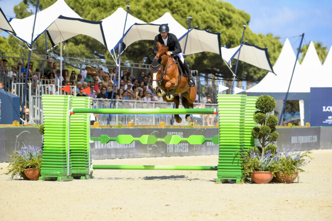Pieter Devos schittert op het podium in St. Tropez