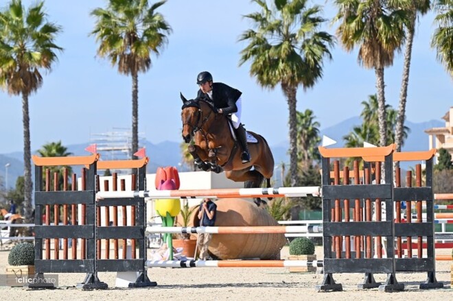 Thibault Philippaerts triomfeert in Oliva!