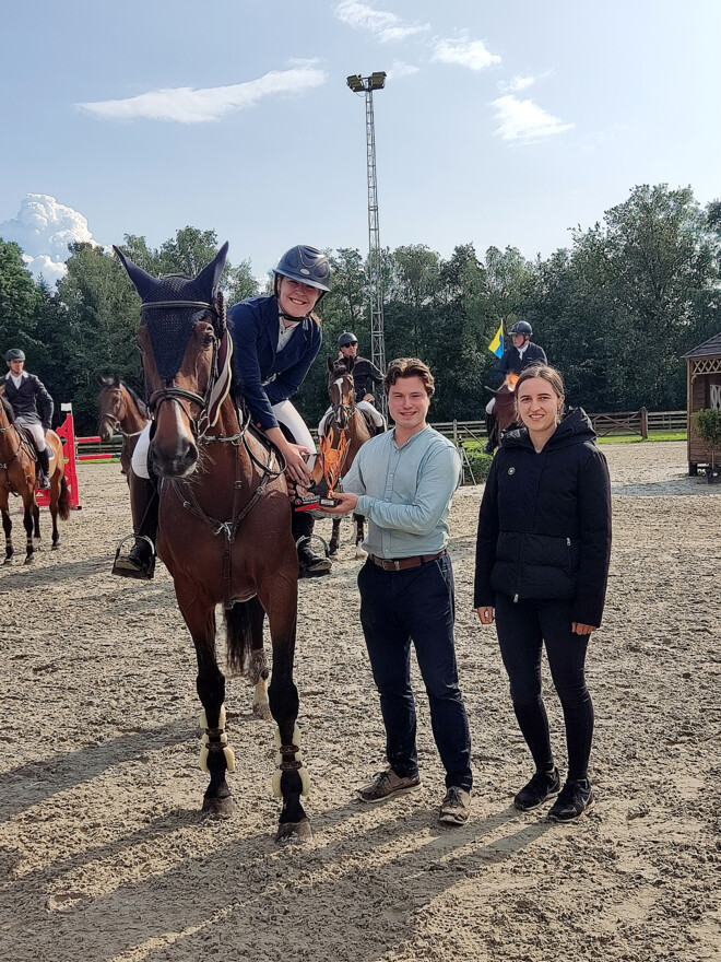 Winst voor Nette Clerckx in 1.30 GP bij De Kraal
