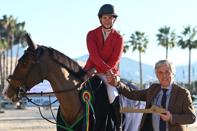 Virginie Thonon wint hoofdrubriek in Oliva!