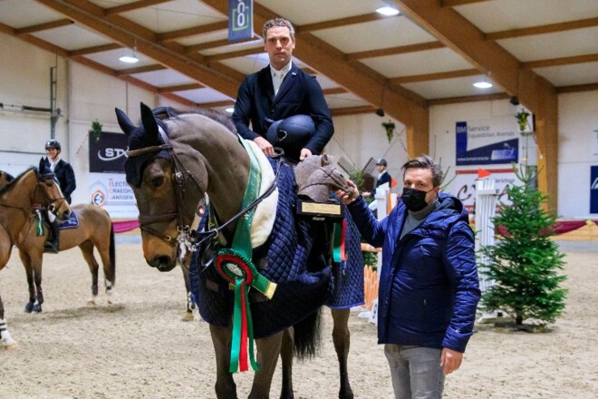 Dennis Caubergs wint de GP in het Warredal!