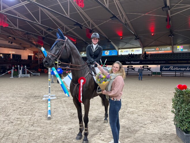 Uitstekende start voor Yana Jansegers in het Azelhof!