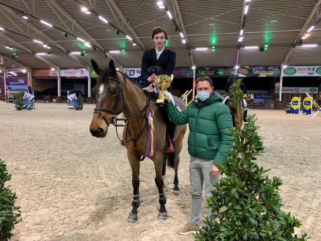 Sebrechts snelt naar winst in hoofdrubriek!
