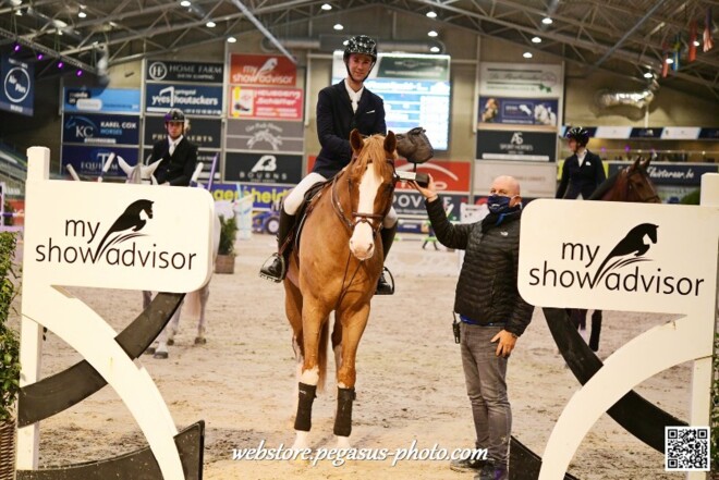 Gilles Thomas klopt Andres Vereecke!