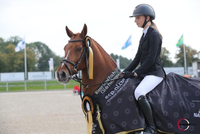 Laure Tijskens wint de Pony Grand Prix!