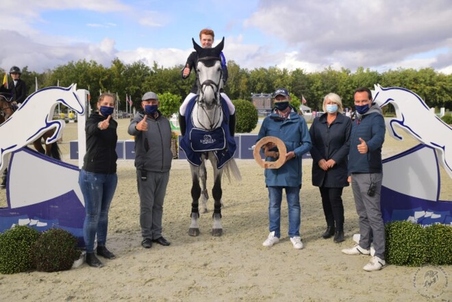 Alexander Housen triomfeert in de Juniors GP