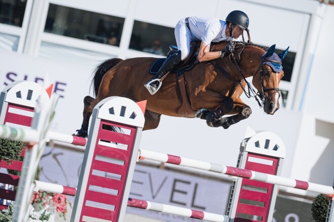 Overtuigende zege voor Gregory Wathelet!
