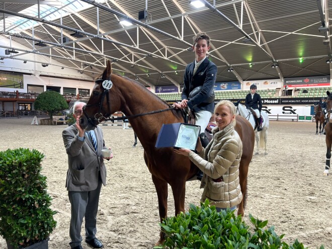 Thibeau Spits begint de slotdag met winst!