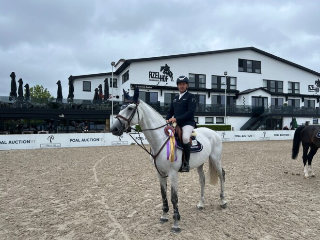 Lieven Devos winst de openingsrubriek in het Azelhof