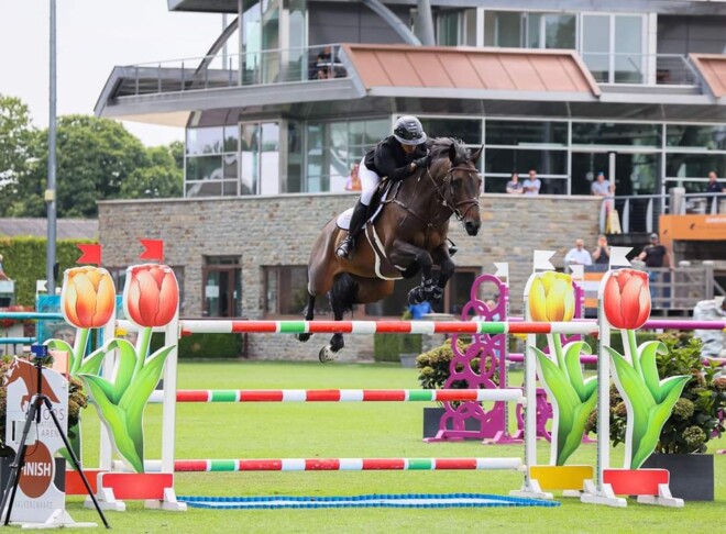 Gudrun Patteet springt naar overwinning in Valkenswaard