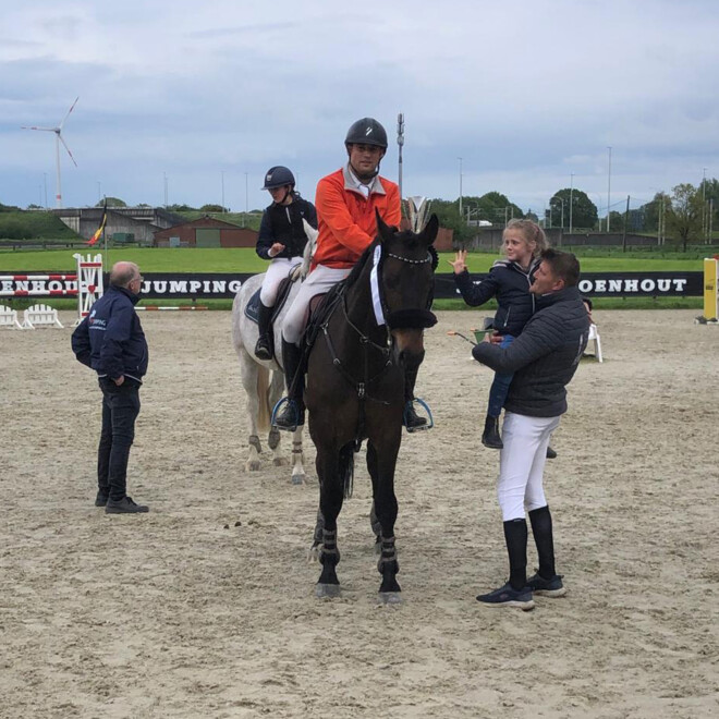 Laurent Nuyens op 1 en 2 in 1m30 GP