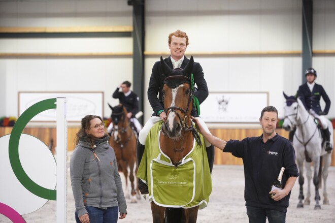 Alexander Housen domineert openingsdag in Deurne!