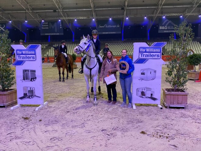 Louise Ameeuw leidt Belgisch podium!