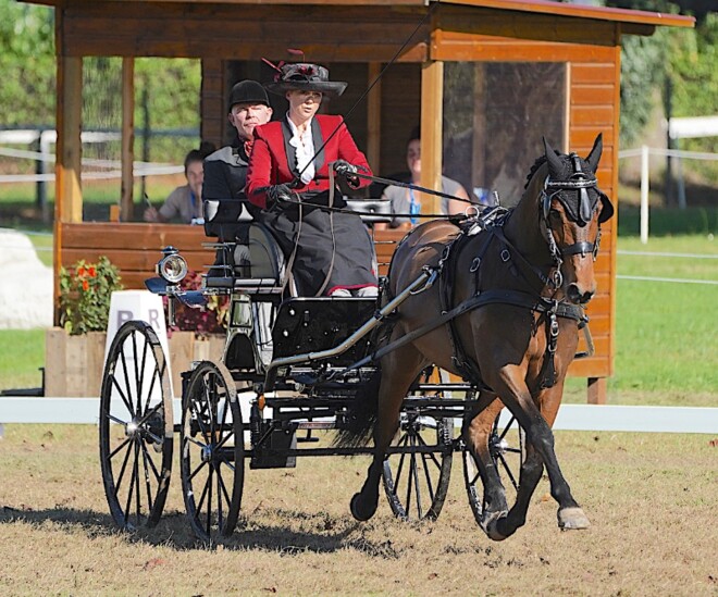 Laure Philippot wint CAI4*-H1 Pau
