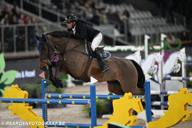 Thomas de Wit springt de top 3 binnen in CSIO3*-openingsrubriek van Lier