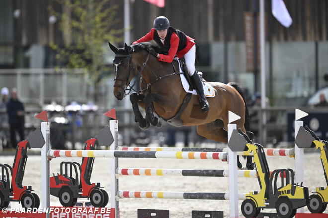 Jules Denutte en Laure Tijskens op het Grand Prix-podium in Compiègne