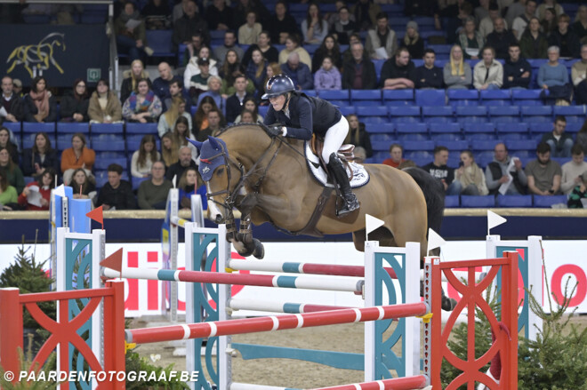 Leonie Peeters springt de top 10 binnen in de CSI2* Grand Prix van Hagen