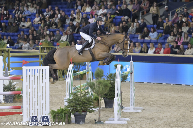 Yves Vanderhasselt op het podium in Gorla Minore