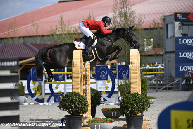 Jules van Hoydonck boekt direct winst in Twente