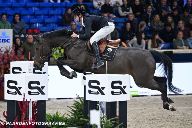 Louis Lambrecht vliegt naar Belgische WINST in CSIYJ Grote Prijs