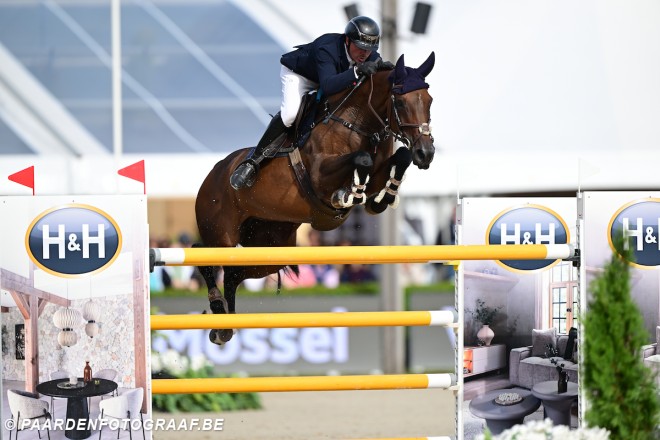 Zenuwslopende ontknoping in El Jadida: Mike van Olst strandt op een zucht van de CSI5*-winst