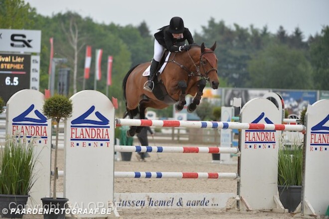 CSI2* Saint-Tropez: Laura Mathy op kop!
